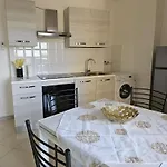 Sun & Sea Apartment *